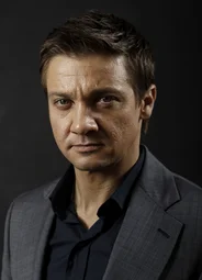 Джереми Реннер