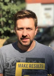 Влад Николаев