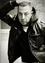 Юрий Лейзеров