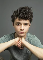 Лукас Джейд Зуманн