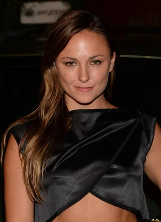 Актёр Бриана Эвиган 23.12.20
