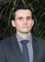 Дерек Коннолли