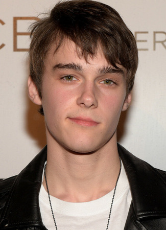 Актёр Митчелл Хоуп 15.01.22