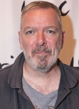 Актёр Ллойд Хатчинсон 06.02.22