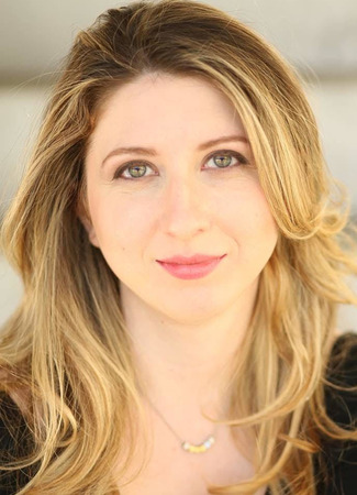 Сценарист Эбби Макдональд 18.02.22