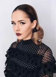 Юлия Санина