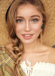Арина Постникова