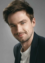 Александр Петров