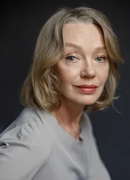 Елена Попова