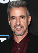 Дермот Малруни (Dermot Mulroney)