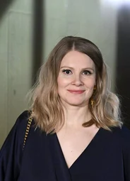 Памела Тола