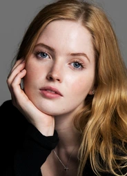 Элли Бамбер