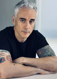 Оливер Вакер