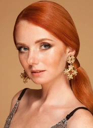 Лена Катина