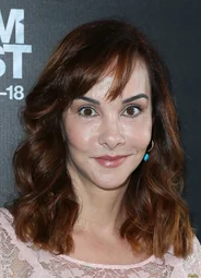 Даниэла Амавия