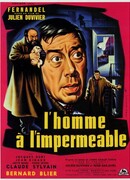 Человек в непромокаемом плаще