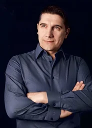 Сергей Угрюмов