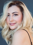 Тэйлор Дули (Taylor Dooley)