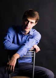 Артём Ефремов