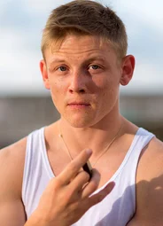 Максим Емельянов