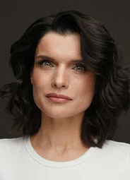 Анна Азарова
