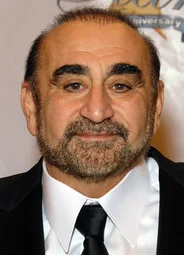 Кен Давитян