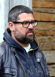 Карен Захаров