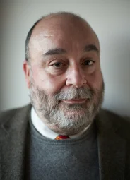 Роджер Неварес