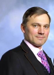 Роман Семисал