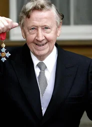 Бернард Ата