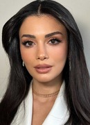 Озге Ягыз (Ozge Yagiz: Özge Yağız)