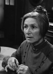 Нина Попеликова