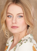 Сара Минник (Sarah Minnic)