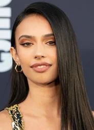 Кайли Кэнтралл