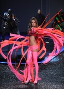 Показ мод Victoria's Secret 2009