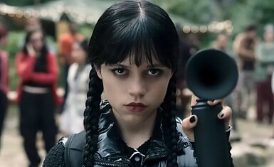 Netflix показал трейлер второго сезона «Уэнсдэй»: в деле Ллойд и Леди Гага