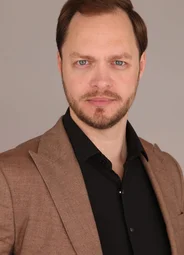 Александр Иванов