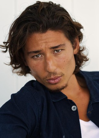 Актёр Лахлан Таймуа Ханнеманн 09.03.26