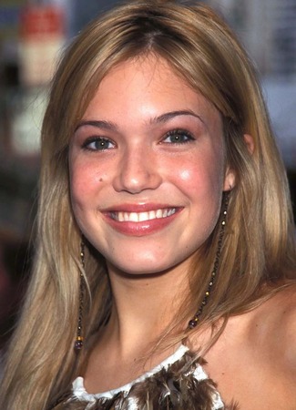 Актёр Мэнди Мур 21.03.26