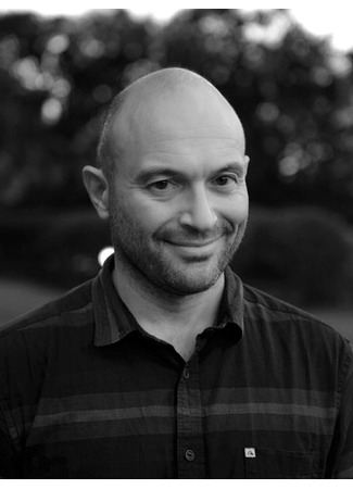 Режиссёр Тригве Аллистер Дайсен 02.04.26