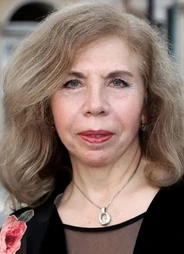 Елена Папанова